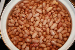 Soaking beans to Hungarian bean soup